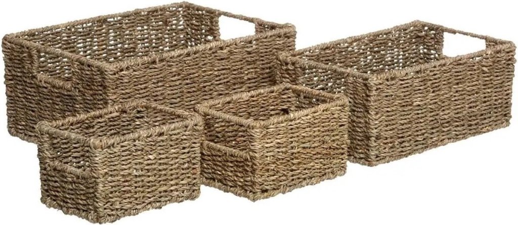 Badkamer inspiratie, ideeen, badkamer decor, badkamer inrichting, landleijke badkamer, rieten opbergmandjes