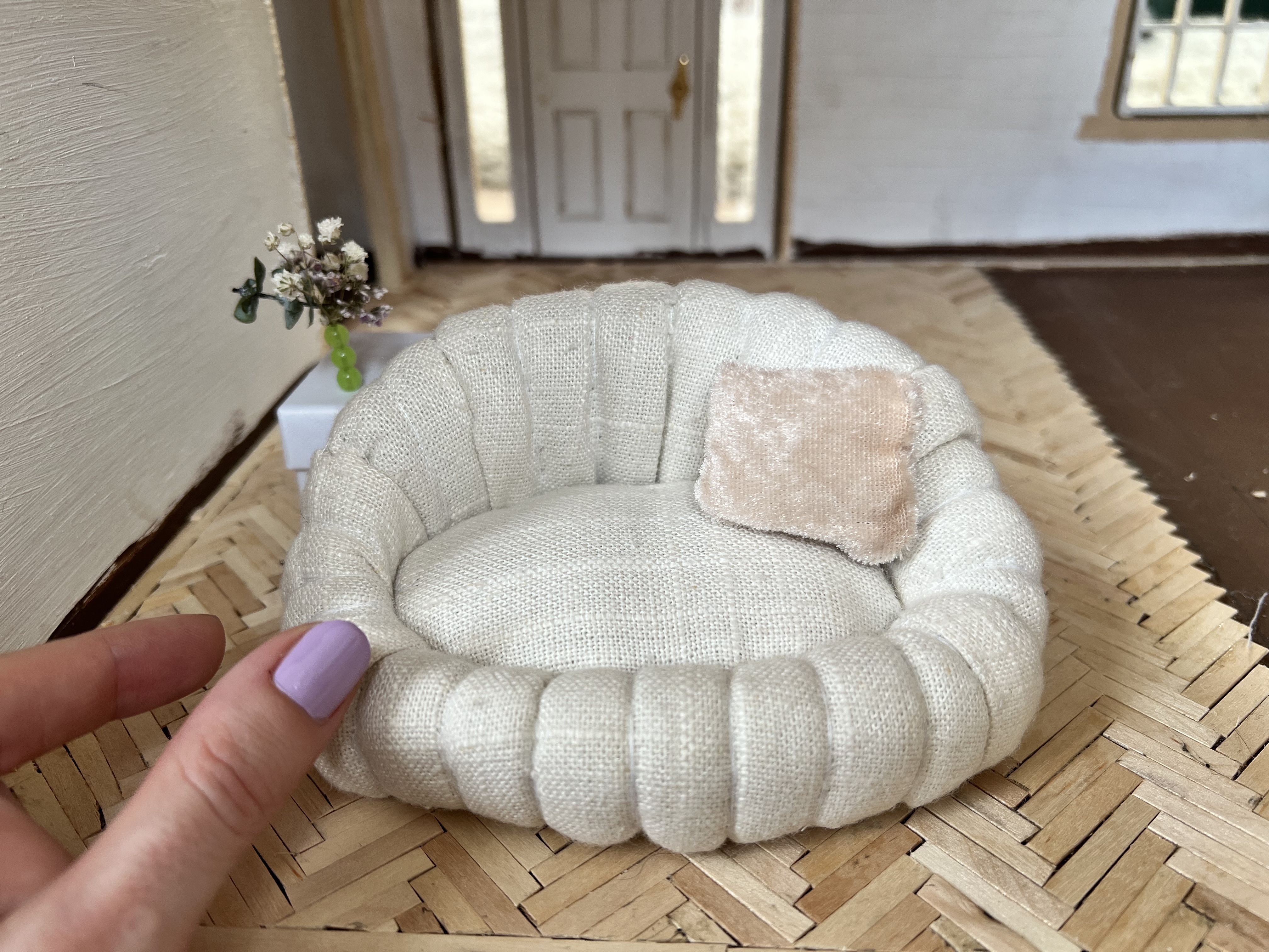 Poppenhuis opknappen Miniatuur meubels zelf maken - mini sofa 100