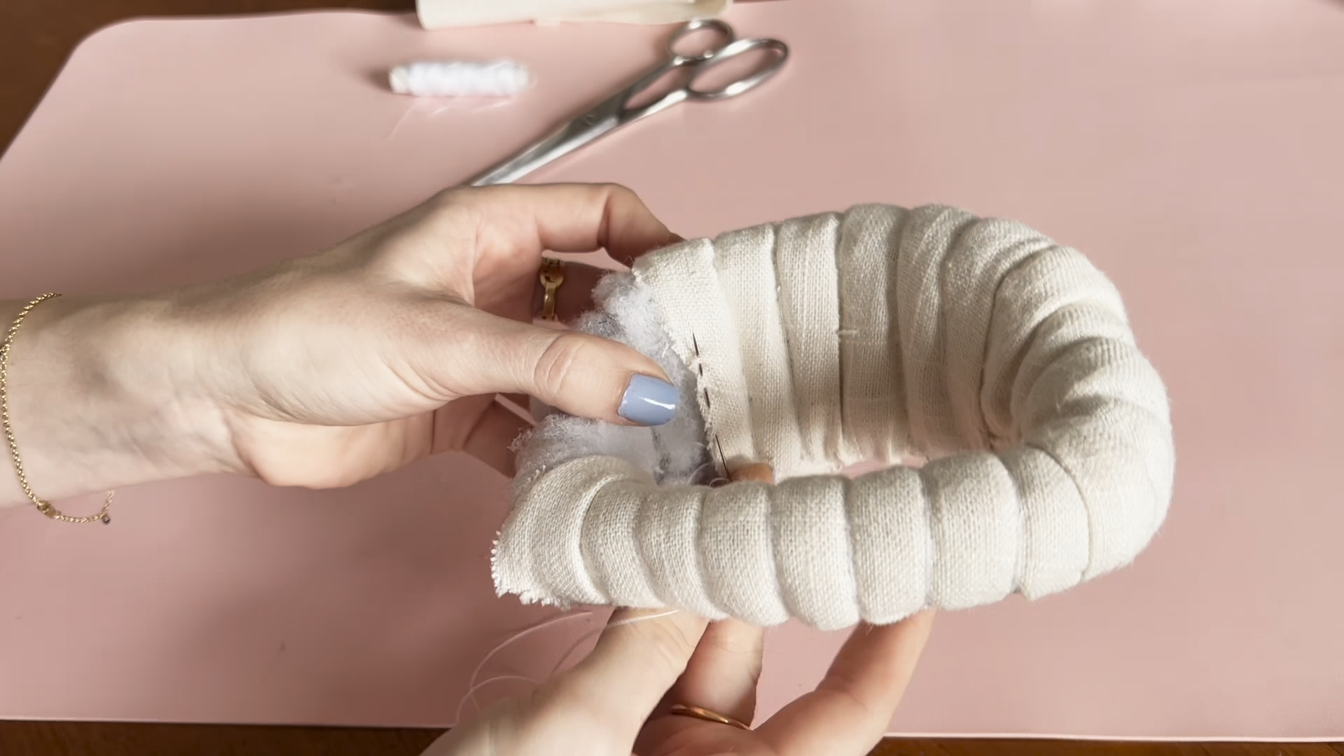 Poppenhuis opknappen Miniatuur meubels zelf maken - mini sofa 45