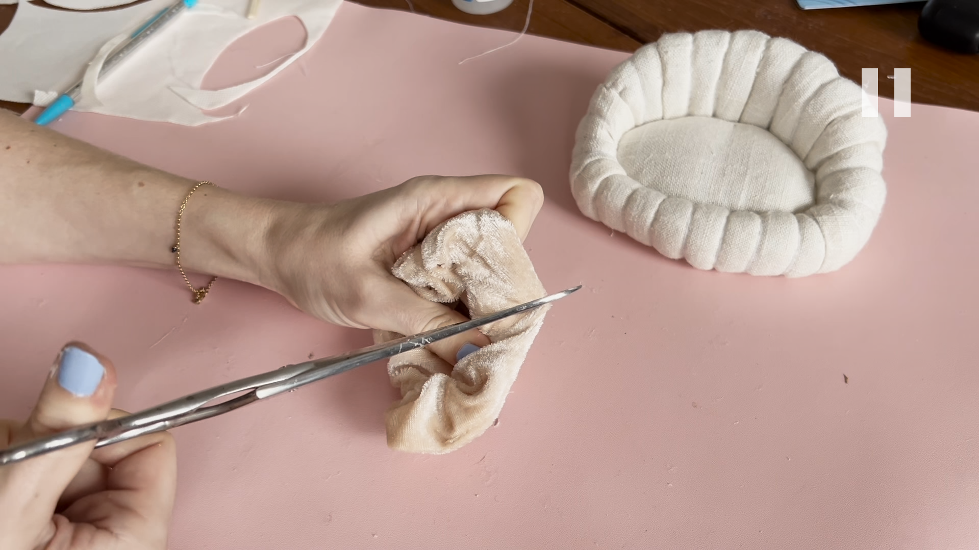 Poppenhuis opknappen Miniatuur meubels zelf maken - mini sofa 75