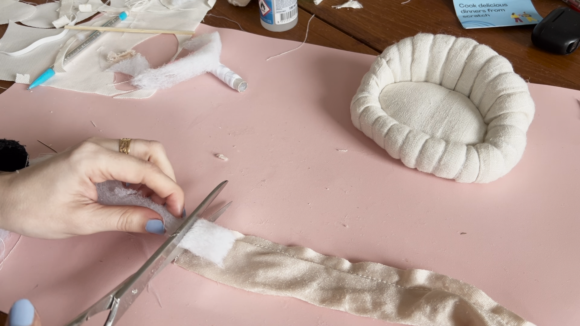 Poppenhuis opknappen Miniatuur meubels zelf maken - mini sofa 75