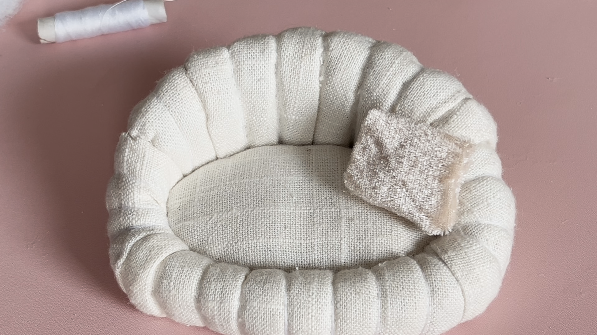 Poppenhuis opknappen Miniatuur meubels zelf maken - mini sofa 75