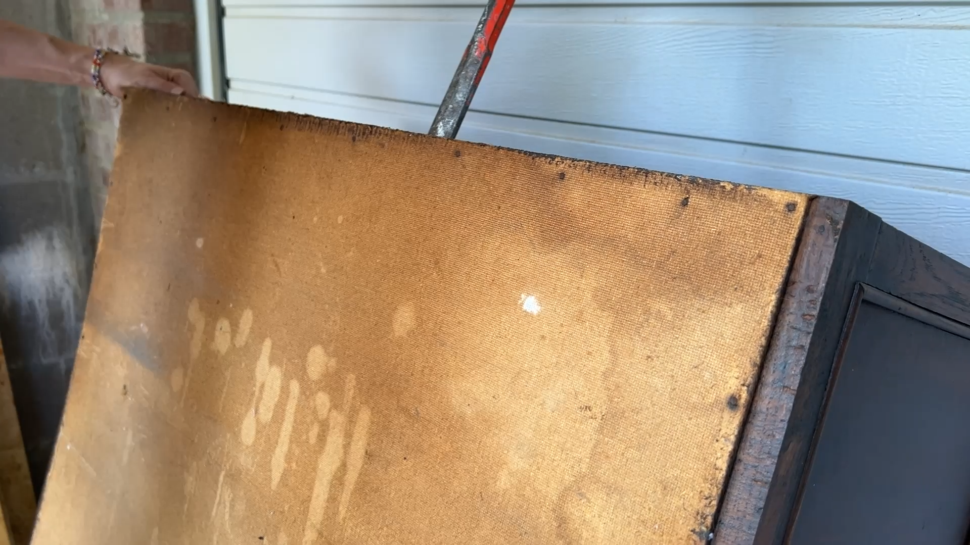 Vintage Vitrinekast Make-over Van tweedehands naar unieke vintage barkast (8)