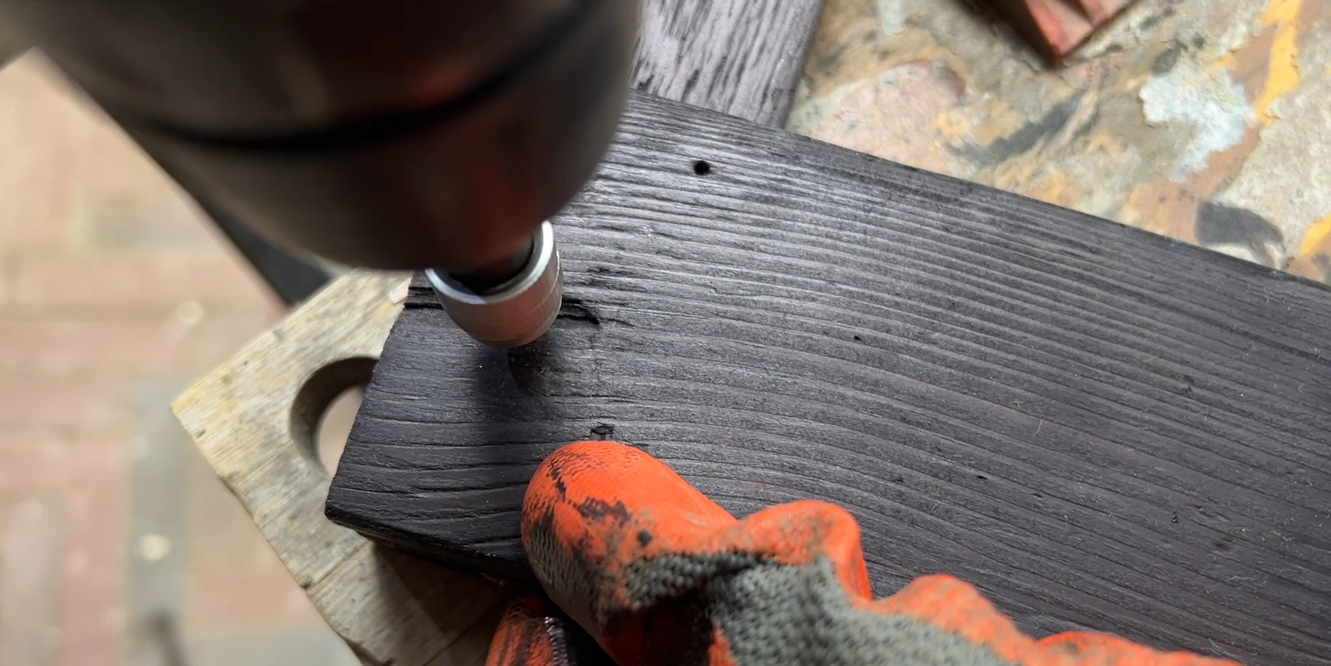 Vintage Vitrinekast Make-over Van tweedehands naar unieke vintage barkast (25)