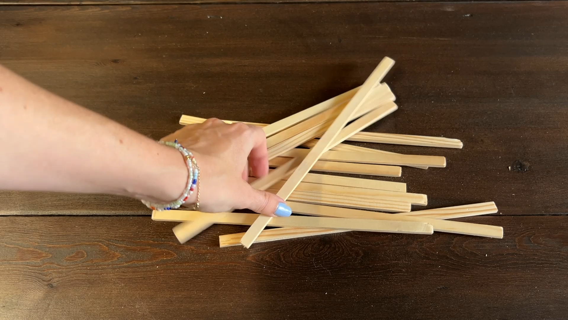 Vintage Vitrinekast Make-over Van tweedehands naar unieke vintage barkast (42)