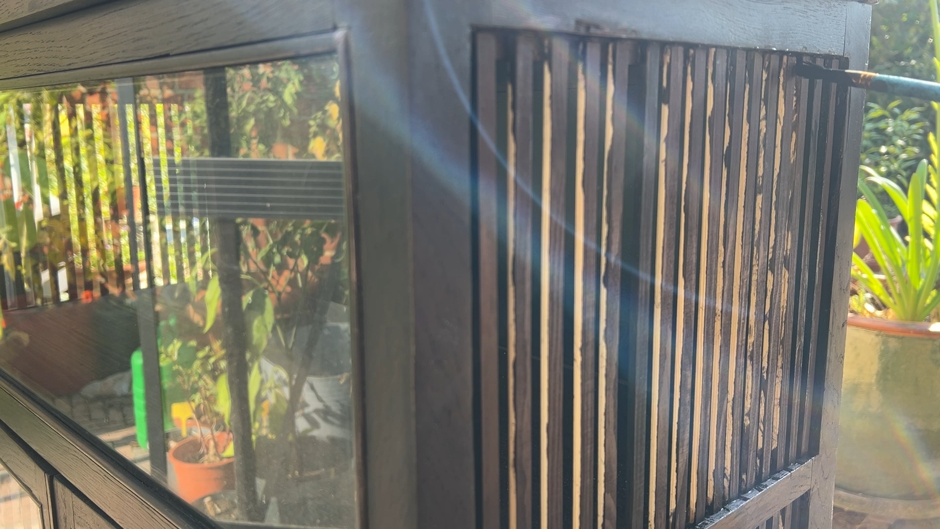 Vintage Vitrinekast Make-over Van tweedehands naar unieke vintage barkast (40)