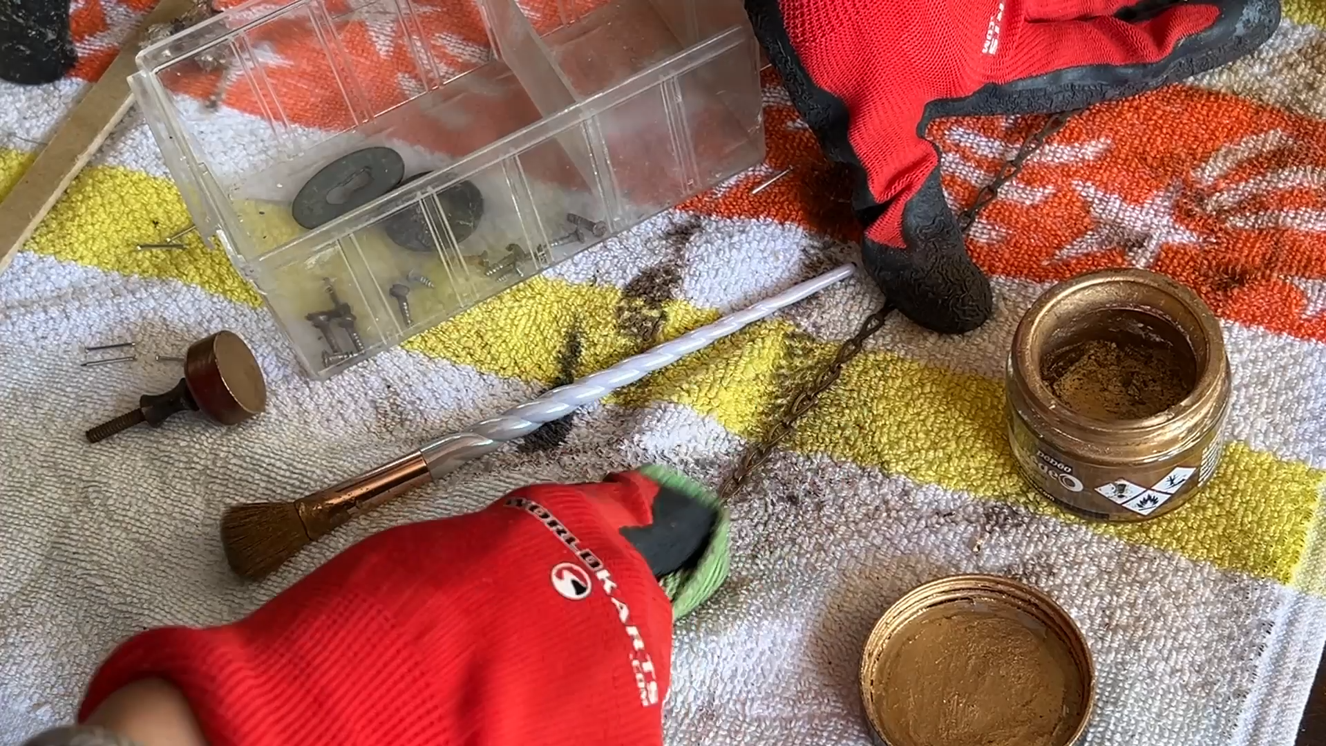 Vintage Vitrinekast Make-over Van tweedehands naar unieke vintage barkast (53)