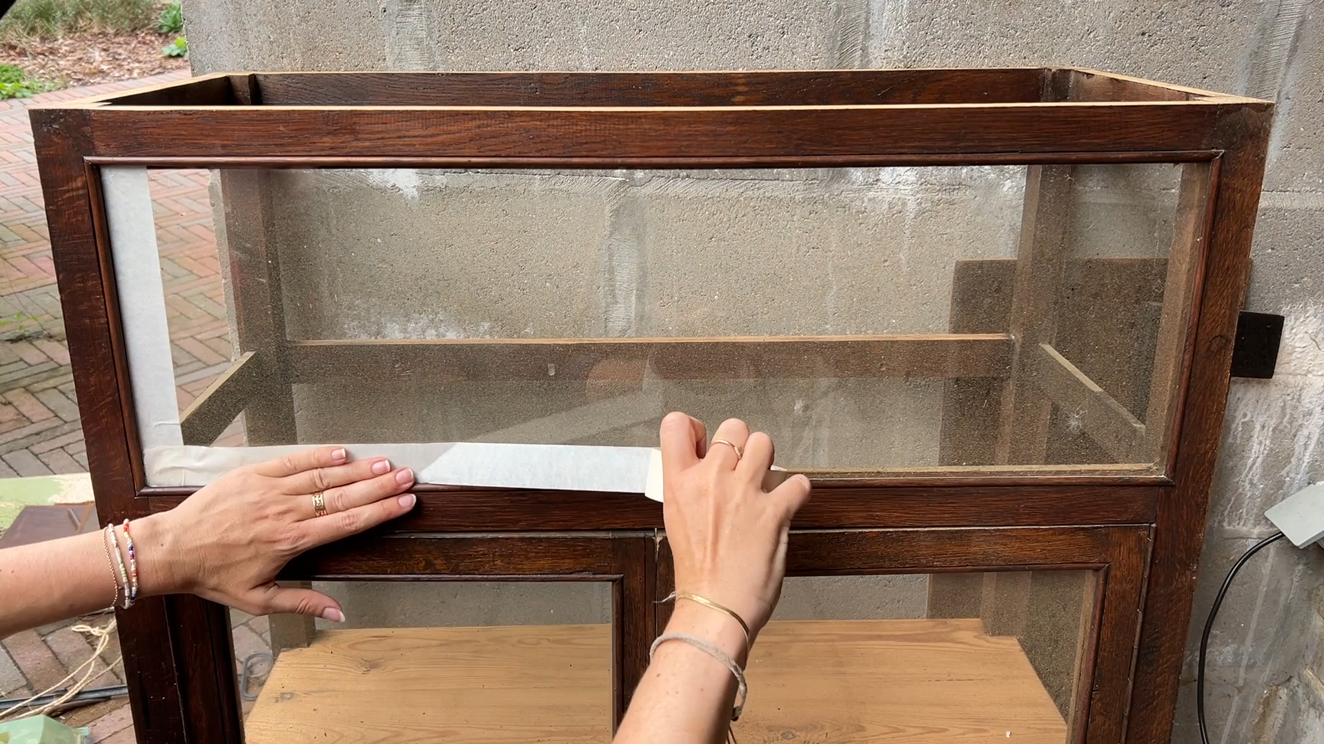 Vintage Vitrinekast Make-over Van tweedehands naar unieke vintage barkast (74)