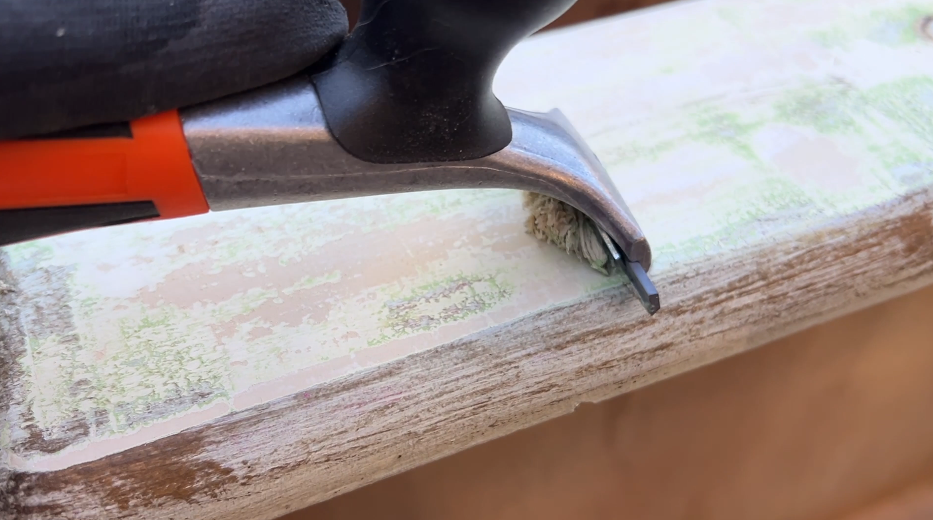 De Meeste Oude Verf die ik OOIT heb Verwijderd tijdens een Vintage Buffetkast Restauratie! – Stap voor Stap - Gids, oude verf strippen, verf schraper, buffetkast opknappen (13).png