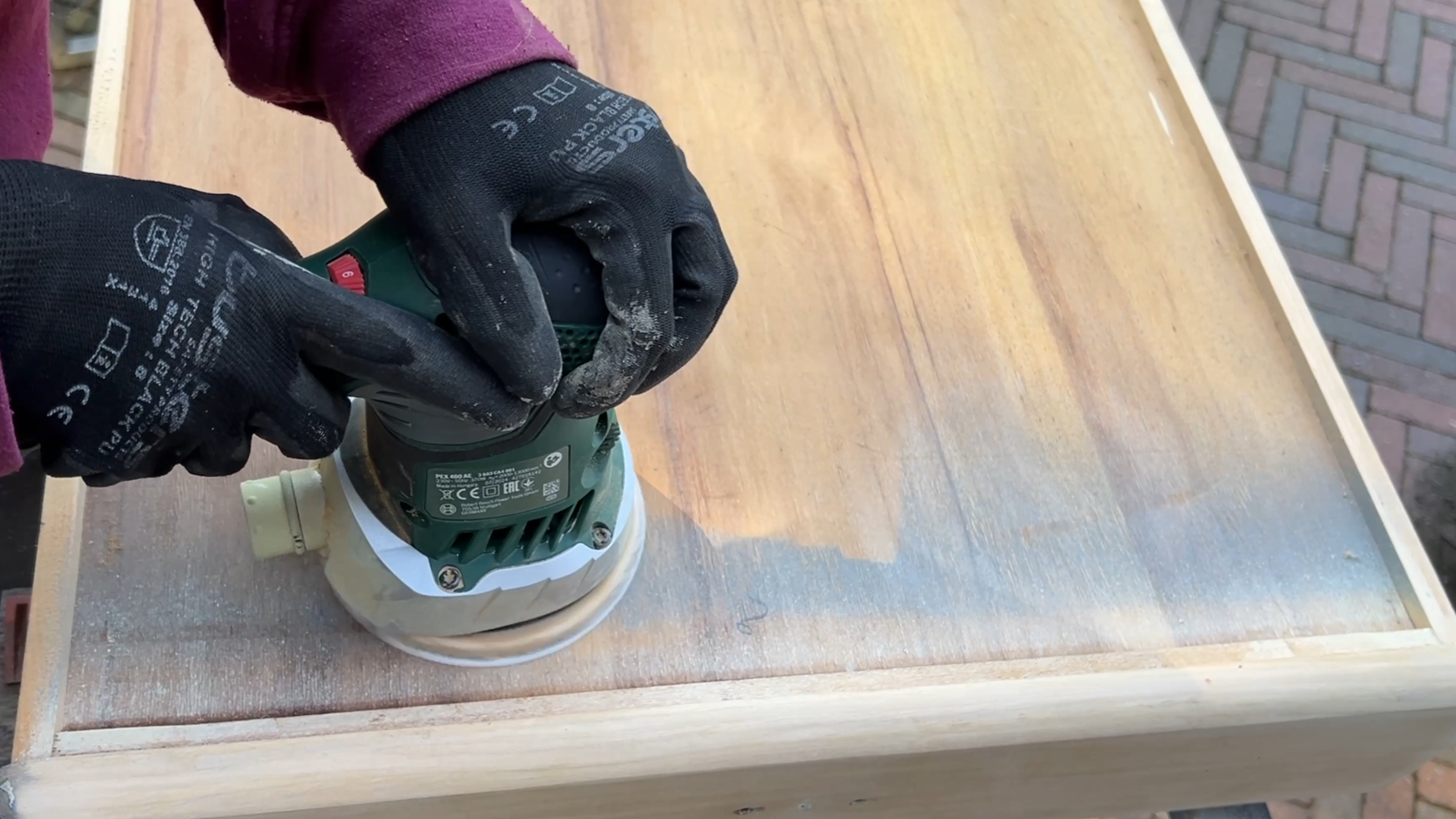 De Meeste Oude Verf die ik OOIT heb Verwijderd tijdens een Vintage Buffetkast Restauratie! – Stap voor Stap - Gids, oude verf strippen, verf schraper, buffetkast opknappen