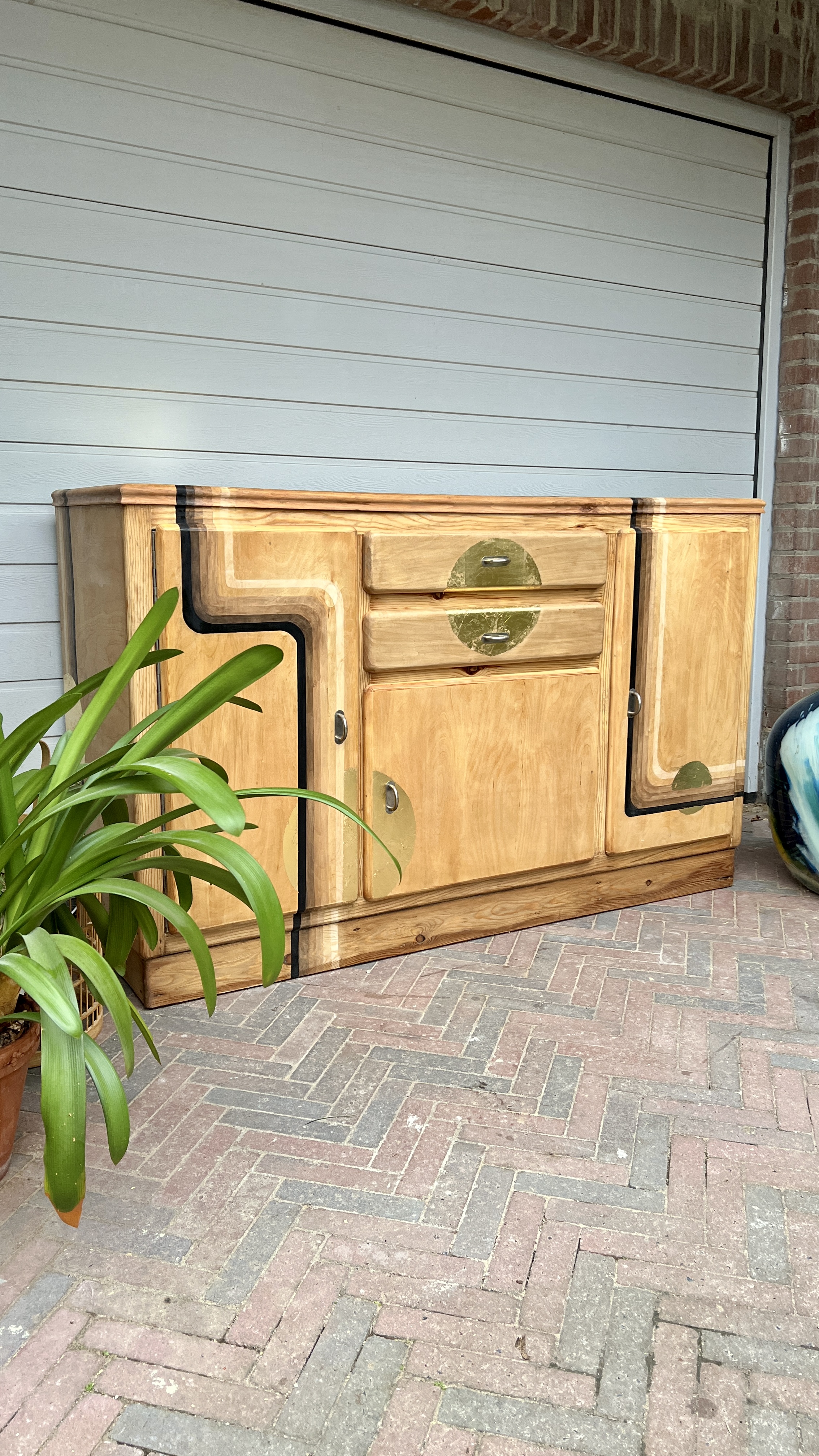 De Meeste Oude Verf die ik OOIT heb Verwijderd tijdens een Vintage Buffetkast Restauratie! – Stap voor Stap - Gids, oude verf strippen, verf schraper, buffetkast opknappen