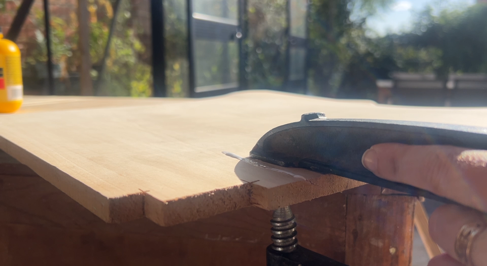 De Meeste Oude Verf die ik OOIT heb Verwijderd tijdens een Vintage Buffetkast Restauratie! – Stap voor Stap - Gids, oude verf strippen, verf schraper, buffetkast opknappen