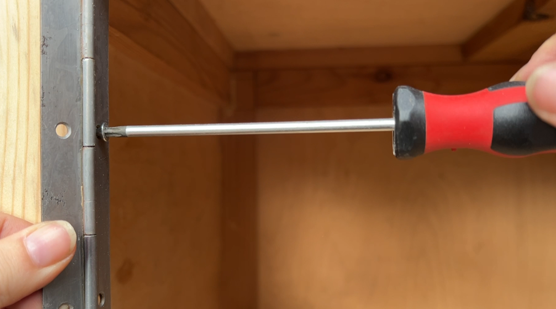 De Meeste Oude Verf die ik OOIT heb Verwijderd tijdens een Vintage Buffetkast Restauratie! – Stap voor Stap - Gids, oude verf strippen, verf schraper, buffetkast opknappen