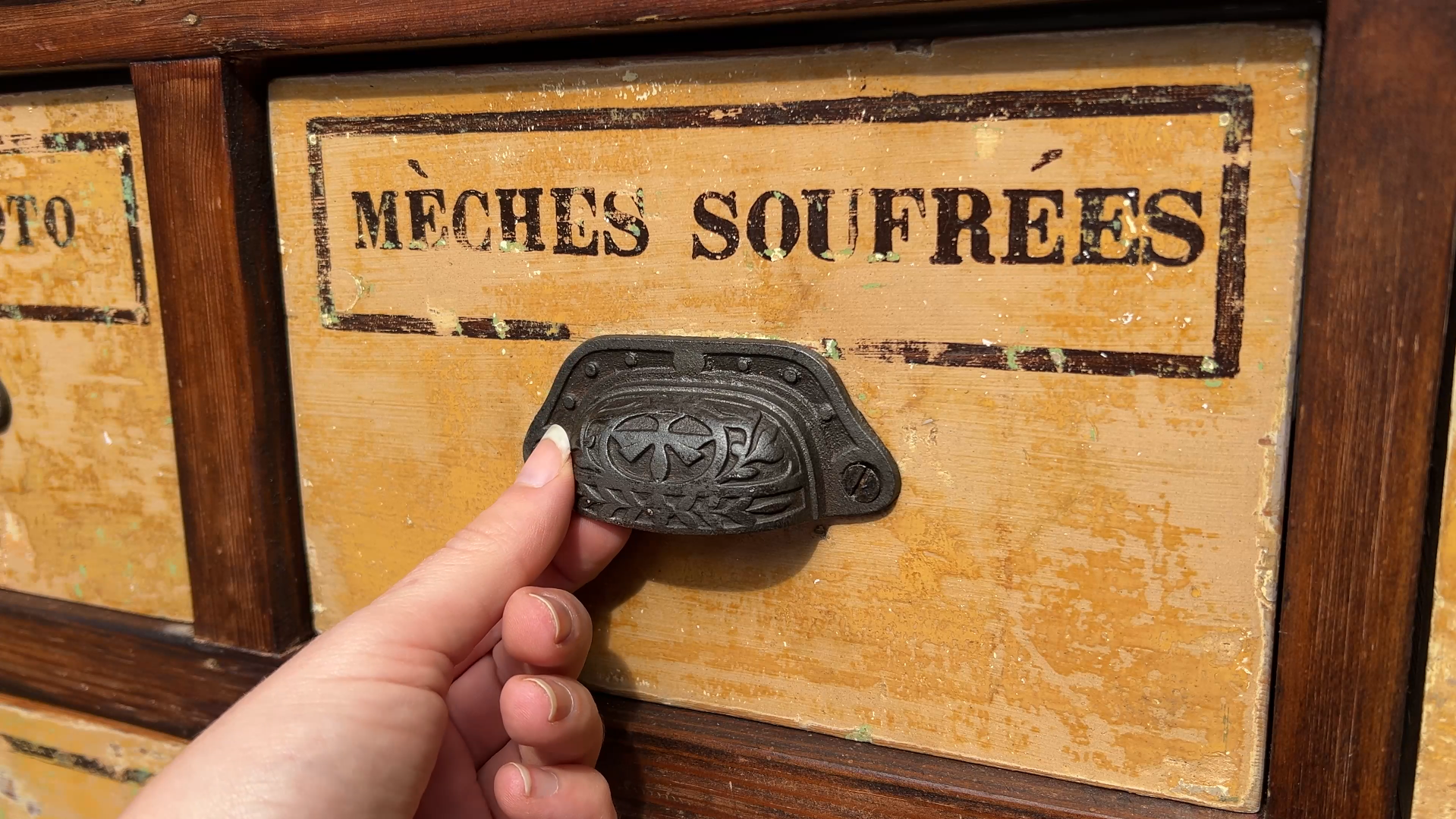 Antiek restauratie restauratie antieke meubels antieke meubels restaureren antieke apothekerskast resaureren meubels opknappen 