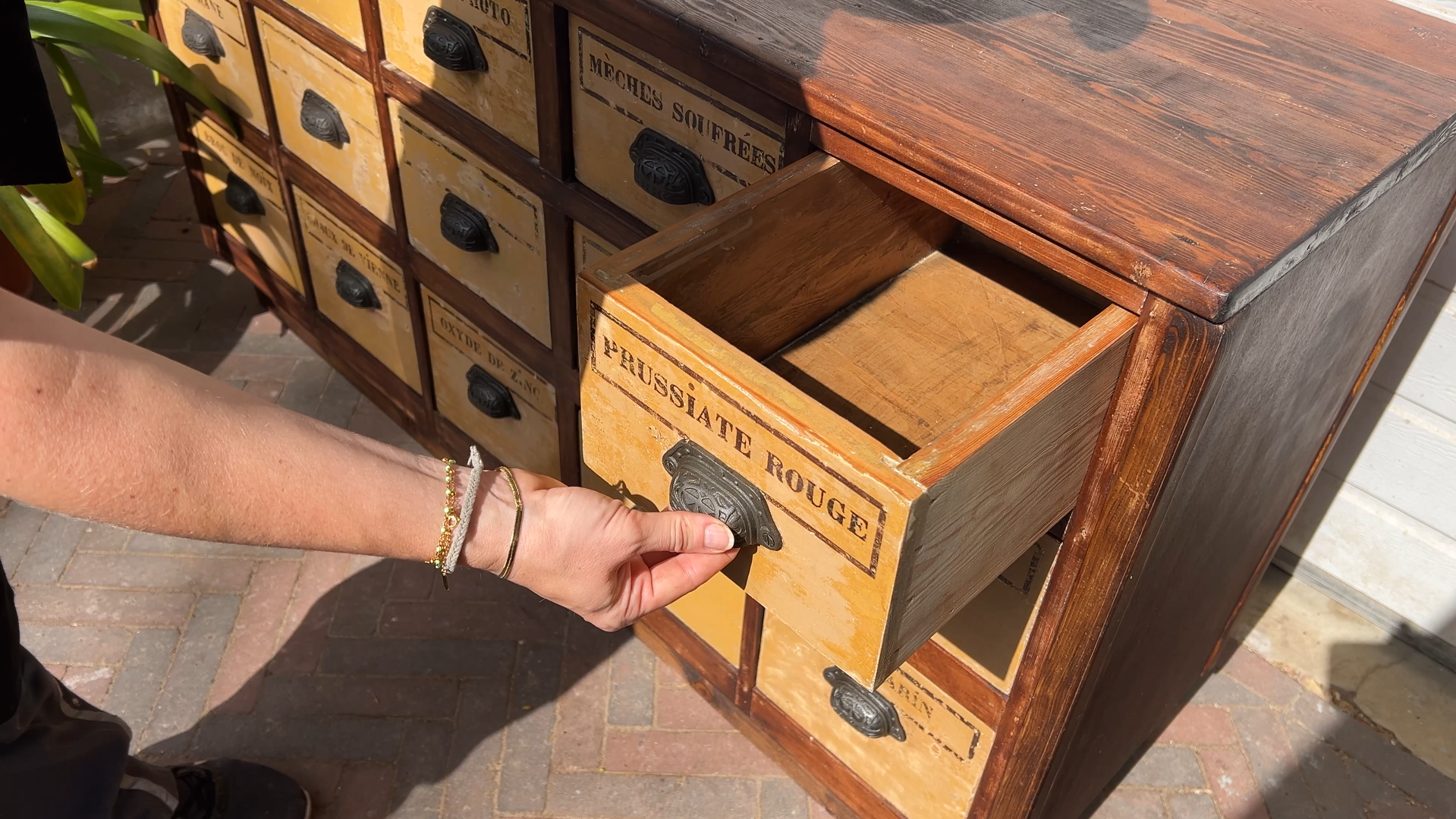 Antiek restauratie restauratie antieke meubels antieke meubels restaureren antieke apothekerskast resaureren meubels opknappen 