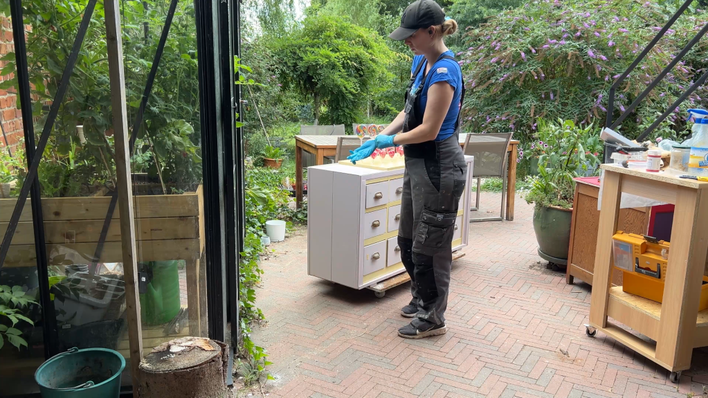 Antiek restauratie restauratie antieke meubels antieke meubels restaureren antieke apothekerskast resaureren meubels opknappen  (19)