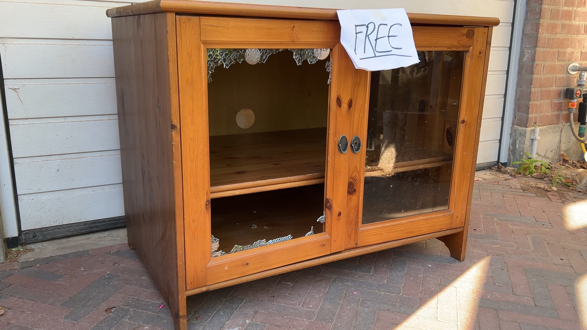 ikea-kast-makeover-glas-in-lood-stained-glass-art-transformatie-DIY-VIntage-meubels-restylen-IKEA-kast-upcycling-refurbishing