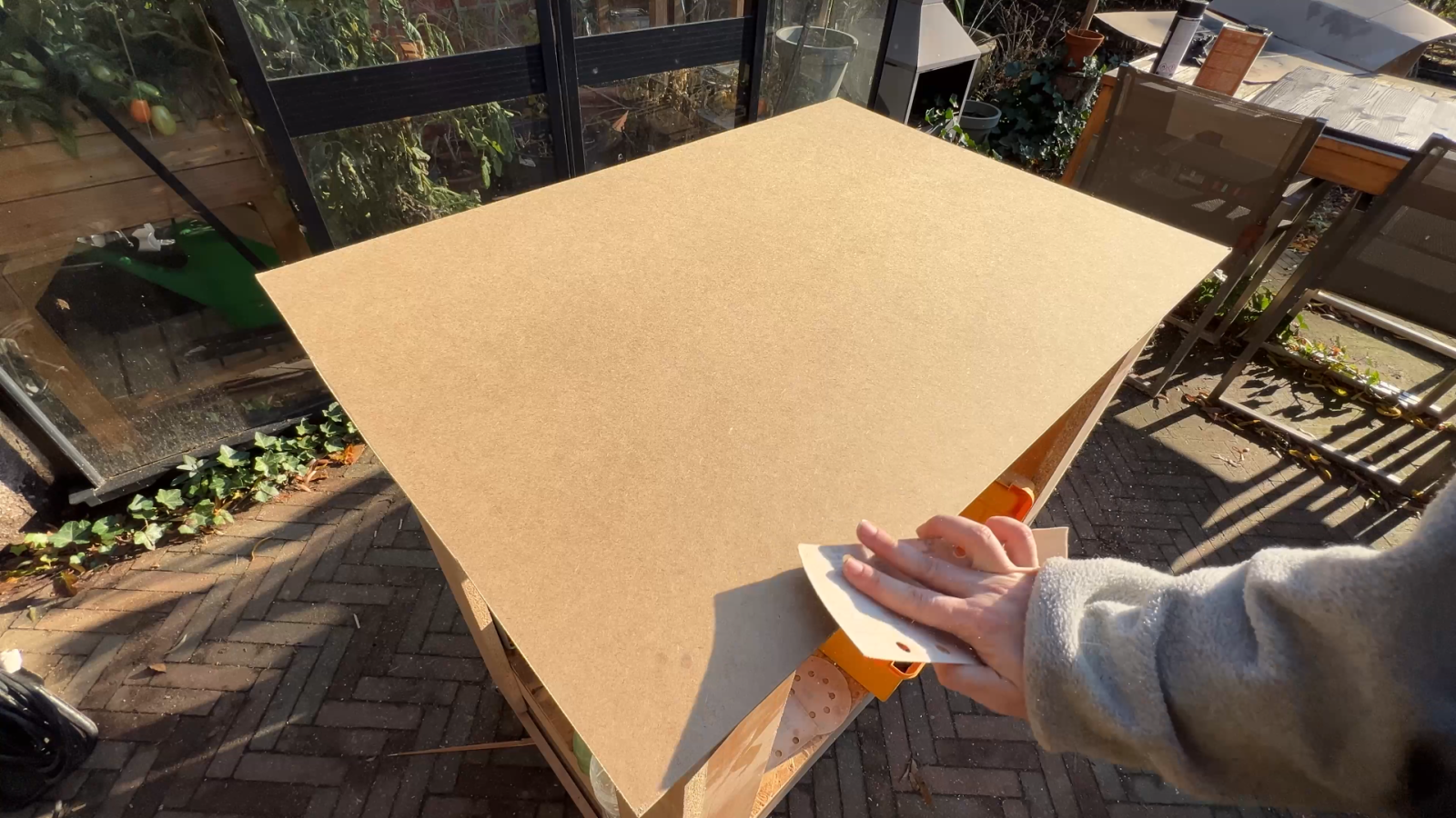 ikea-kast-makeover-glas-in-lood-stained-glass-art-transformatie-DIY-VIntage-meubels-restylen-IKEA-kast-upcycling-refurbishing