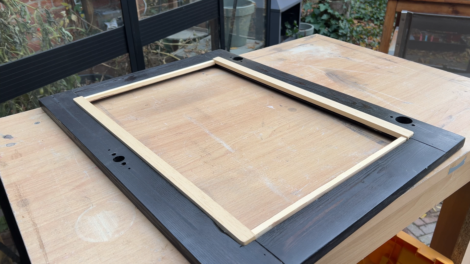 ikea-kast-makeover-glas-in-lood-stained-glass-art-transformatie-DIY-VIntage-meubels-restylen-IKEA-kast-upcycling-refurbishing