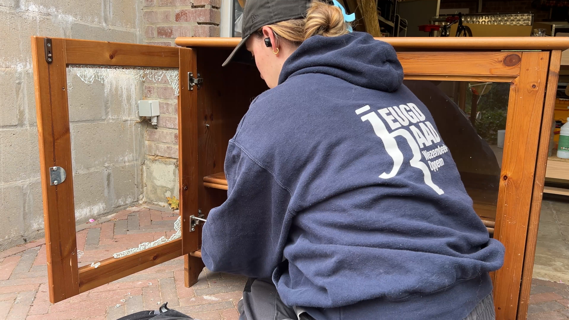 ikea-kast-makeover-glas-in-lood-stained-glass-art-transformatie-DIY-VIntage-meubels-restylen-IKEA-kast-upcycling-refurbishing