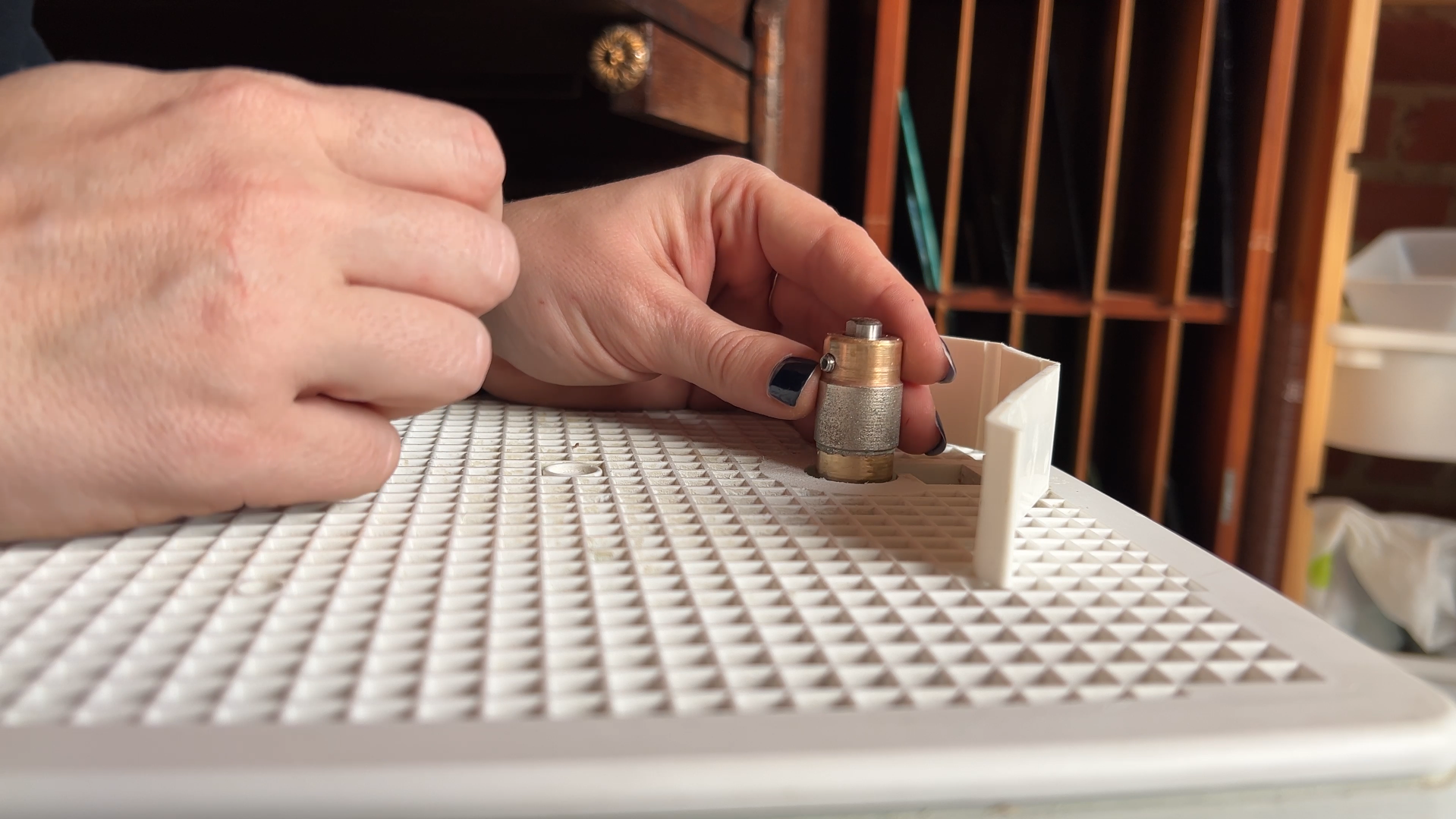 ikea-kast-makeover-glas-in-lood-stained-glass-art-transformatie-DIY-VIntage-meubels-restylen-IKEA-kast-upcycling-refurbishing