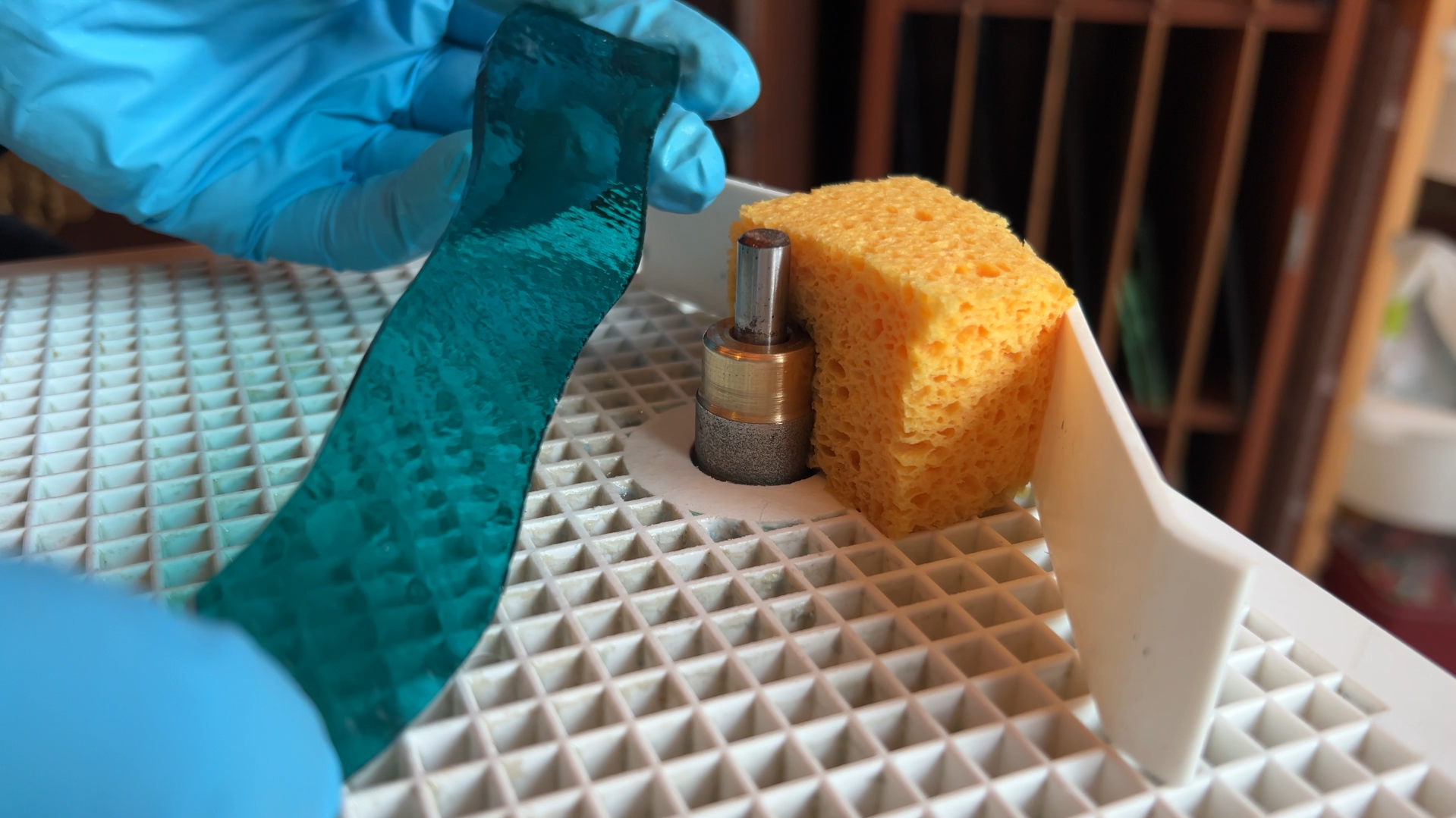 ikea-kast-makeover-glas-in-lood-stained-glass-art-transformatie-DIY-VIntage-meubels-restylen-IKEA-kast-upcycling-refurbishing