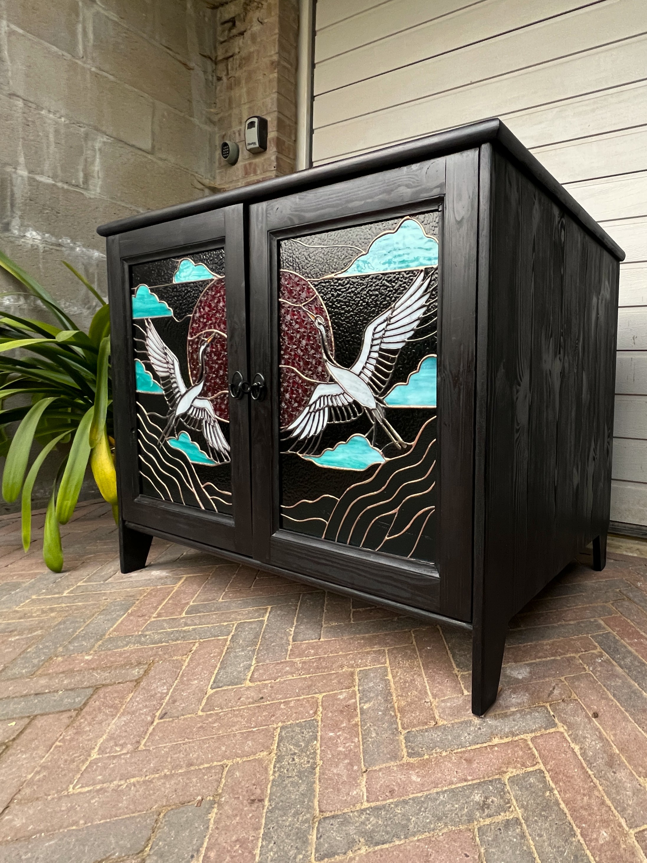 ikea-kast-makeover-glas-in-lood-stained-glass-art-transformatie-DIY-VIntage-meubels-restylen-IKEA-kast-upcycling-refurbishing