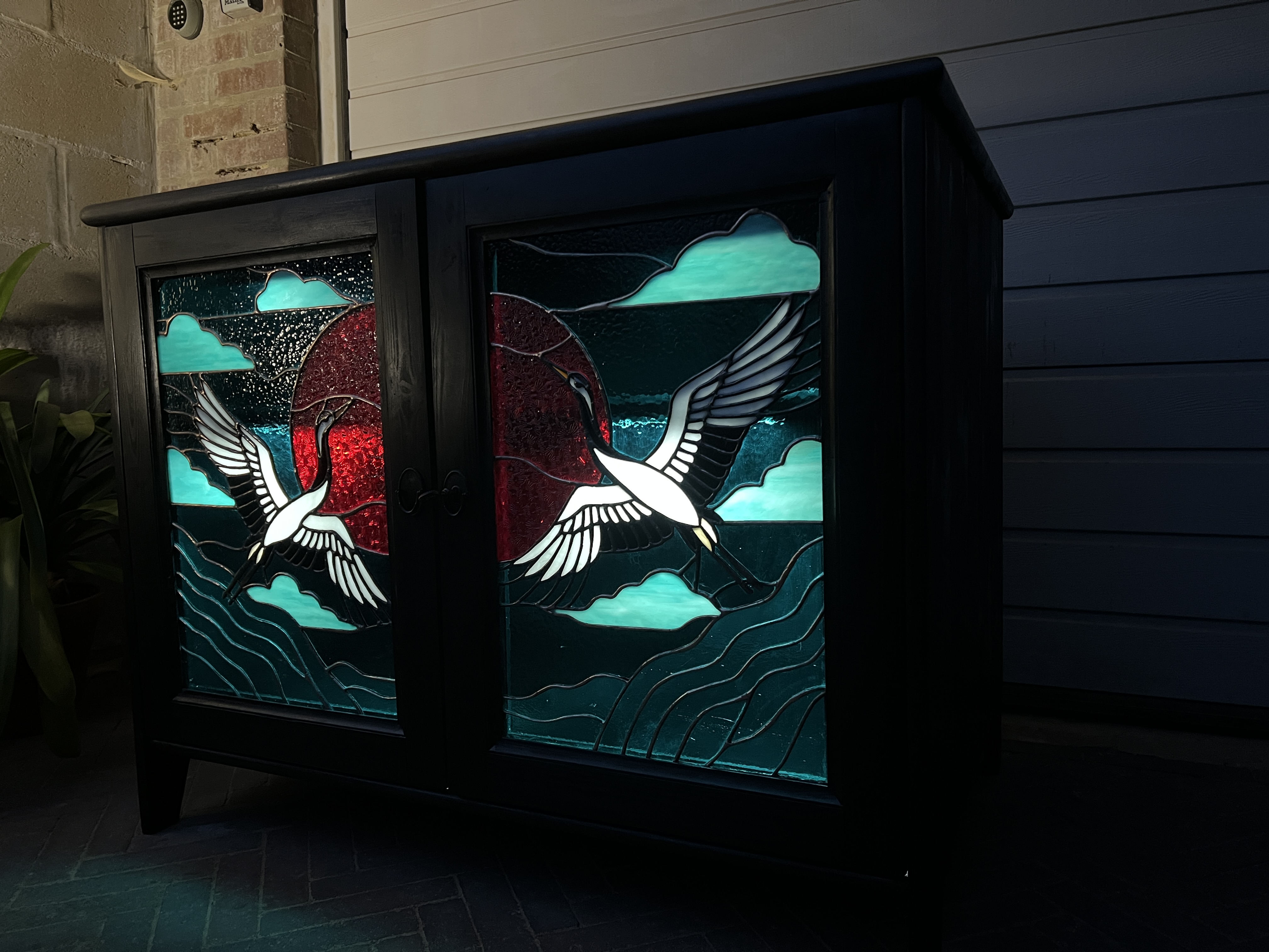 ikea-kast-makeover-glas-in-lood-stained-glass-art-transformatie-DIY-VIntage-meubels-restylen-IKEA-kast-upcycling-refurbishing